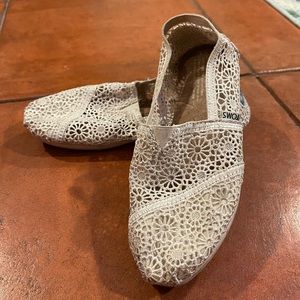 White Lace TOMS